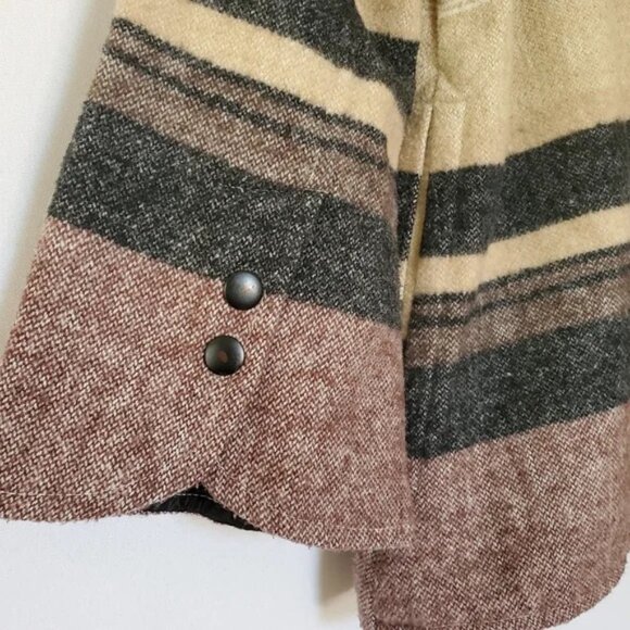 Billabong Shadow Cream & Red Striped Jacket Tulip Hem - Picture 10 of 13